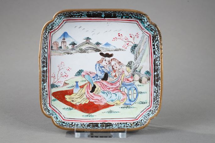 Chinese enamelled copper tray with a very rare erotic decoration | MasterArt